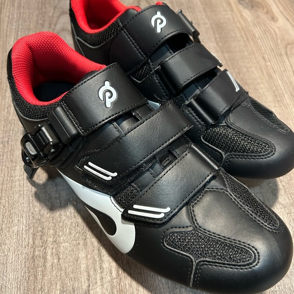 Peloton women Sneakers - Black and White with Red Accents - Picture 2 of 16